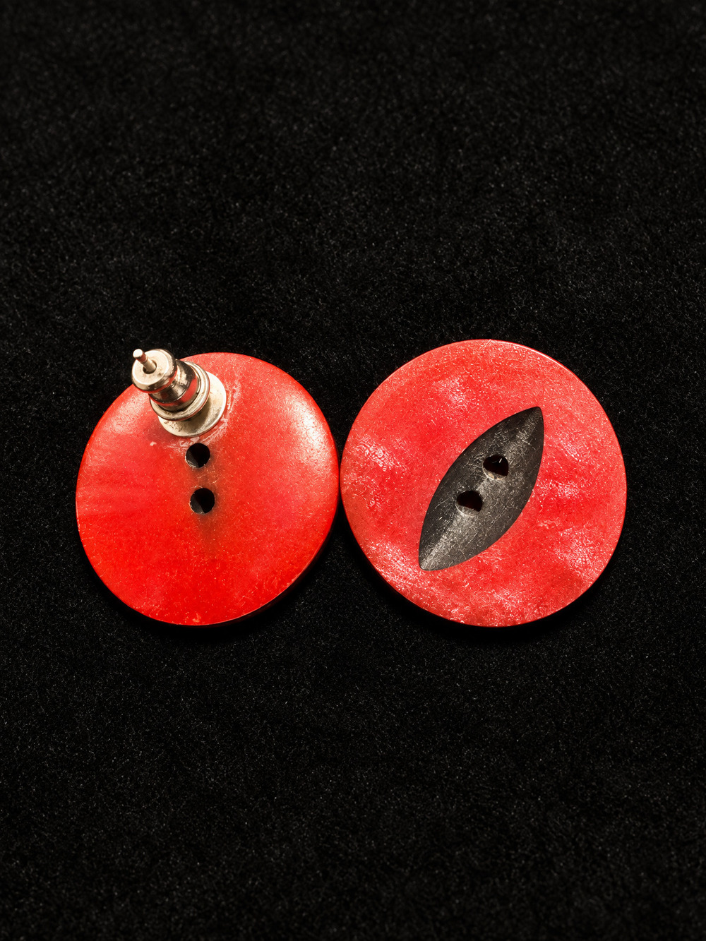 ⚜️ Red & Black Button Stud Earrings | Bold 80s Statement | Wood Tone 💗